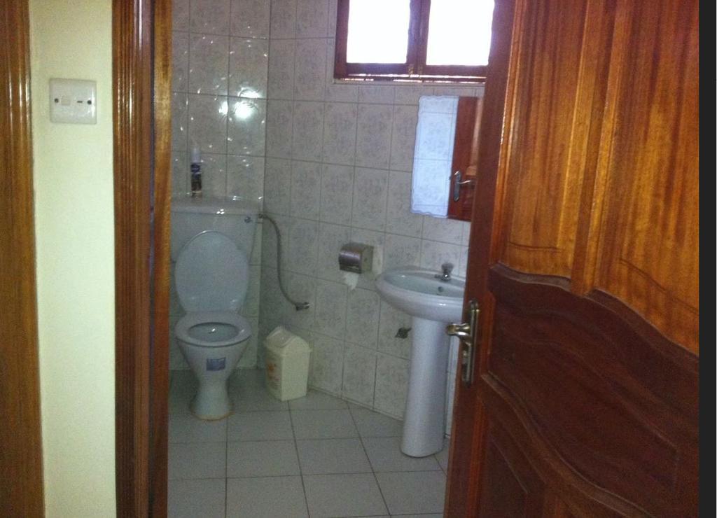 Prestige Resort Cottages Entebbe Exteriör bild