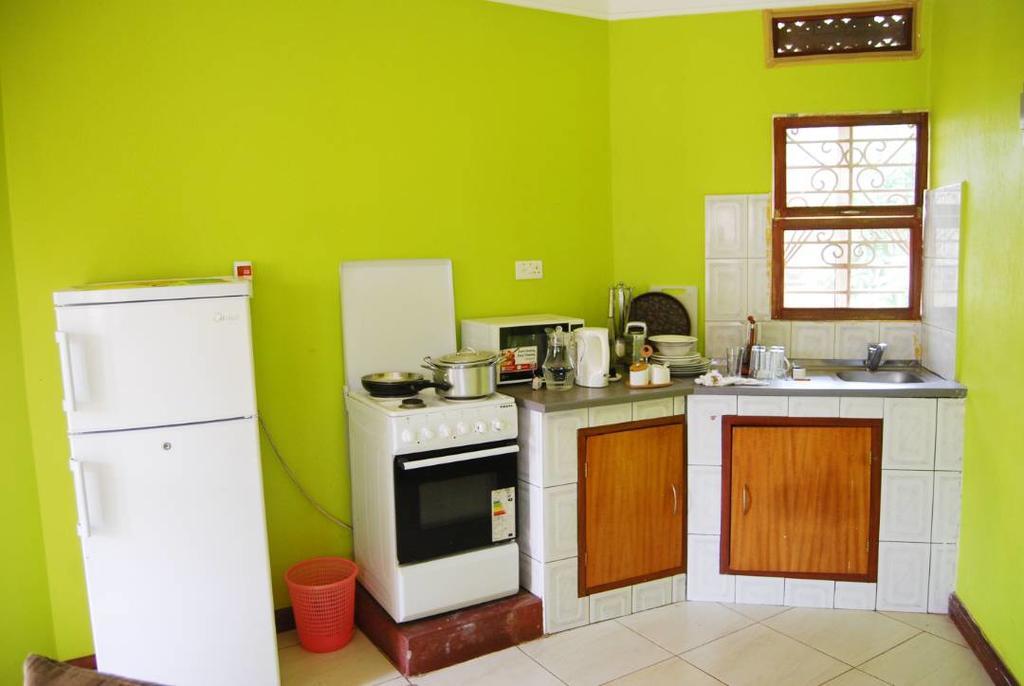 Prestige Resort Cottages Entebbe Exteriör bild